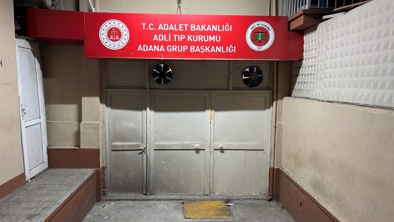 Cadde ortasında bıçaklı kavga: 1 ölü