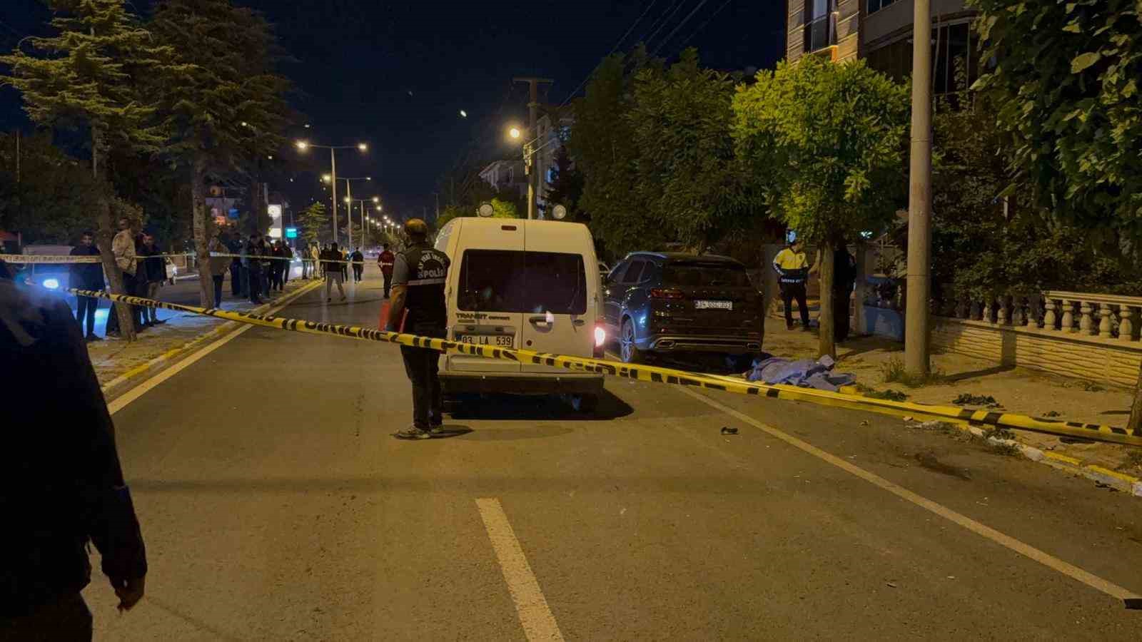 Otomobilin çarptığı eski muhtar hayatını kaybetti