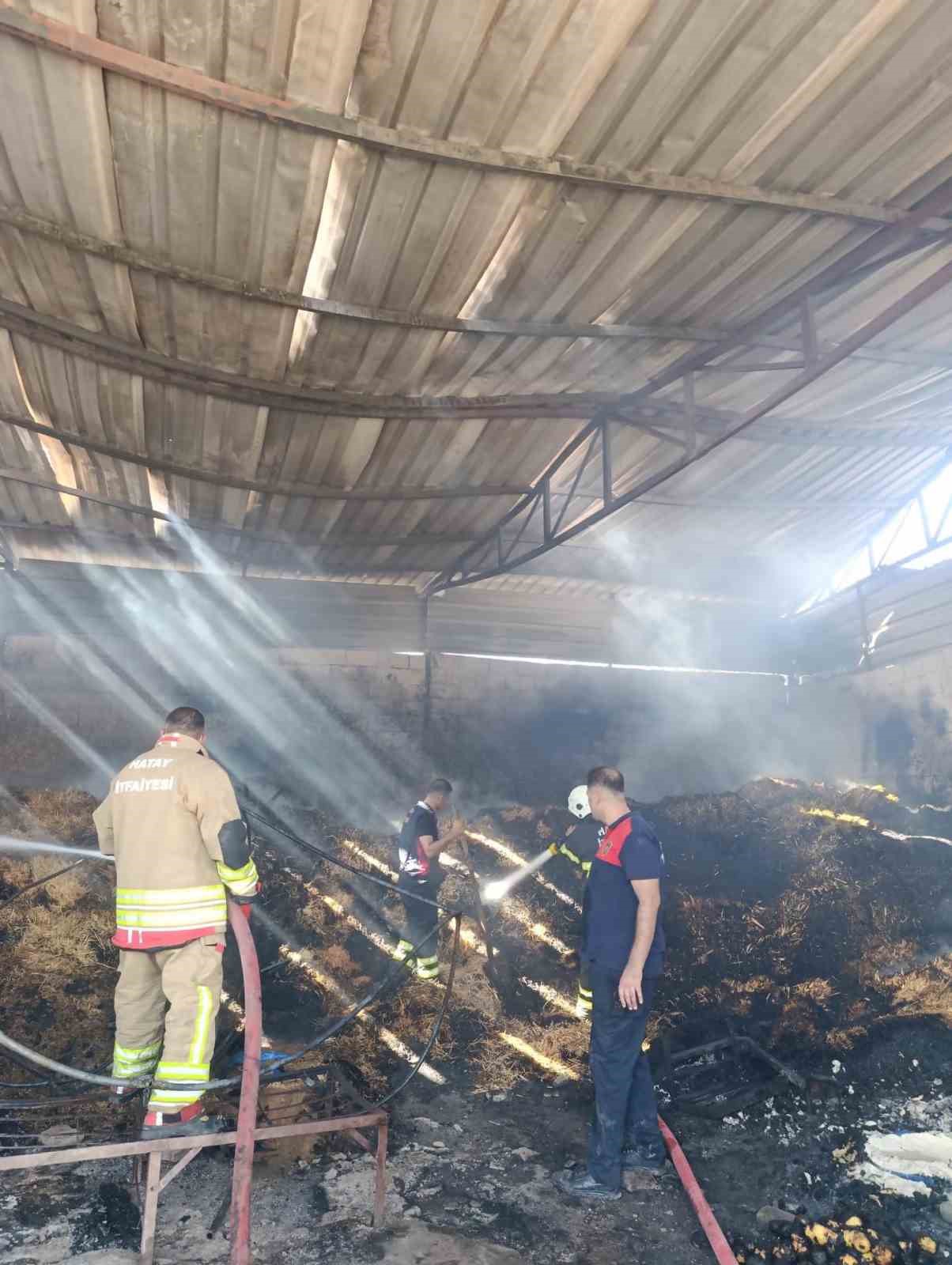 Reyhanlı’da samanlık yangını