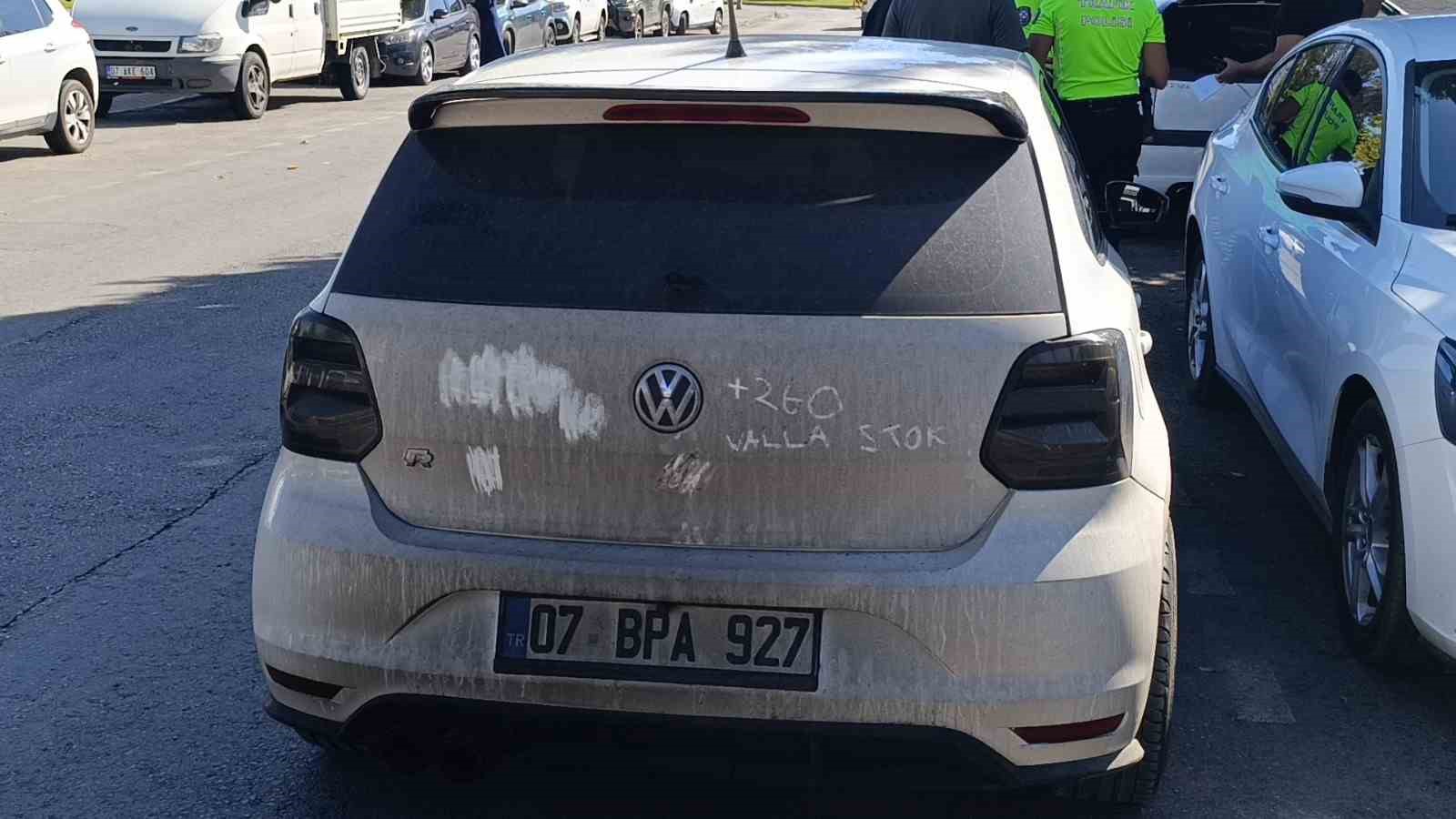 Manavgat&rsquo;ta y&uuml;ksek sesle m&uuml;zik yayını ve plaka ihlaline 18 bin TL ceza
