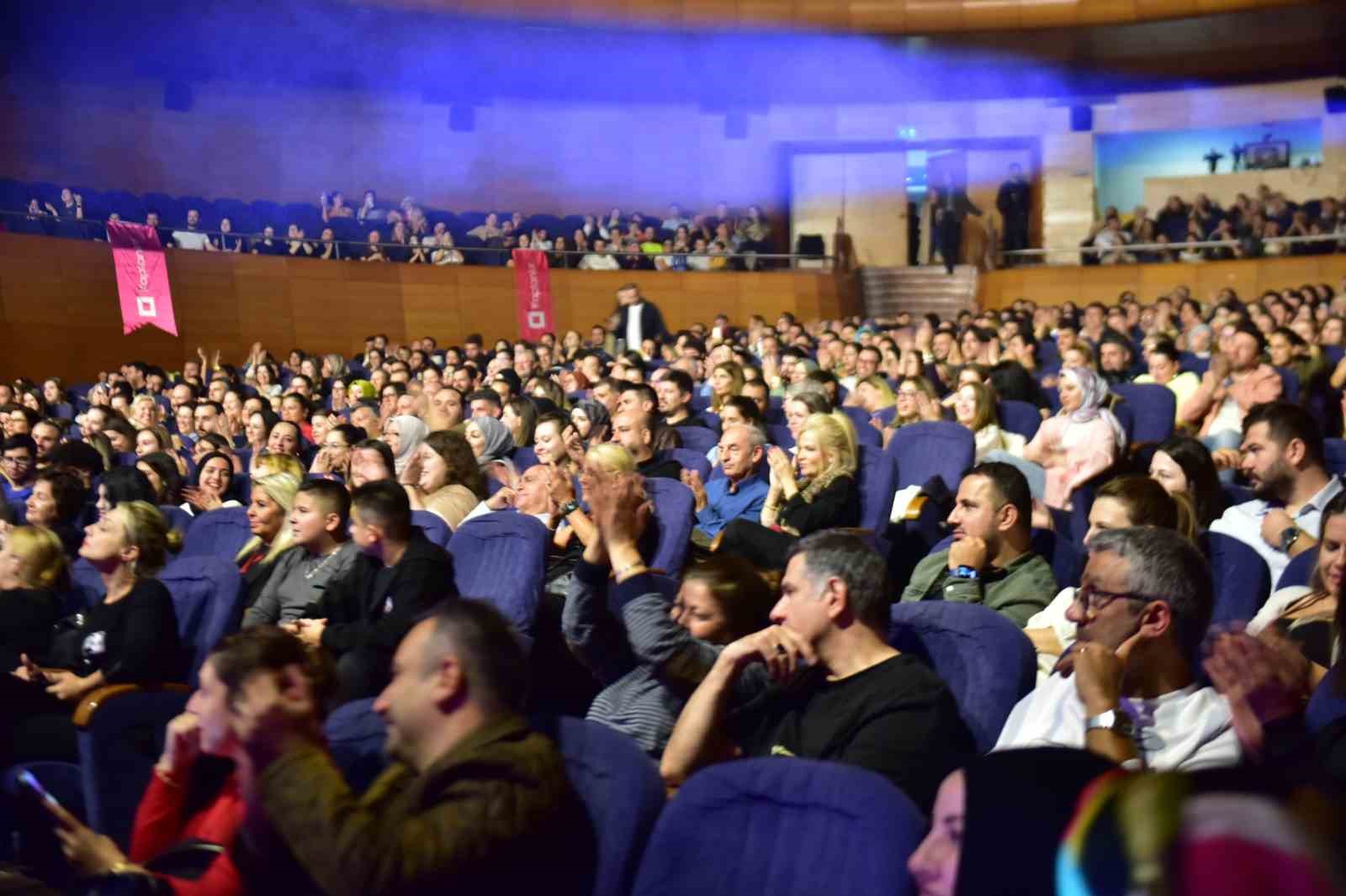 63. Uluslararası Bursa Festivali’nde Fettah Can rüzgarı