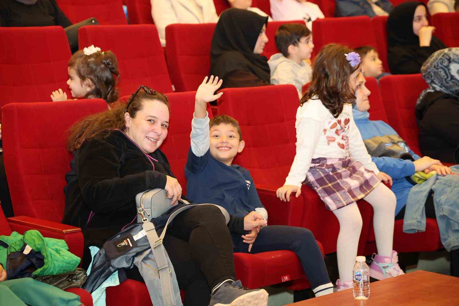 Gebze’de çocuklar için "Aslan Hürkuş" filmi gösterildi
