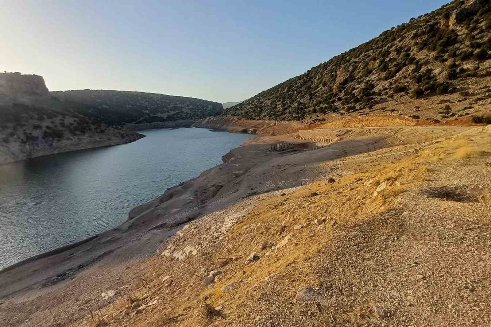 Araban Ardıl Barajı&rsquo;nda su seviyesi d&uuml;şt&uuml;
