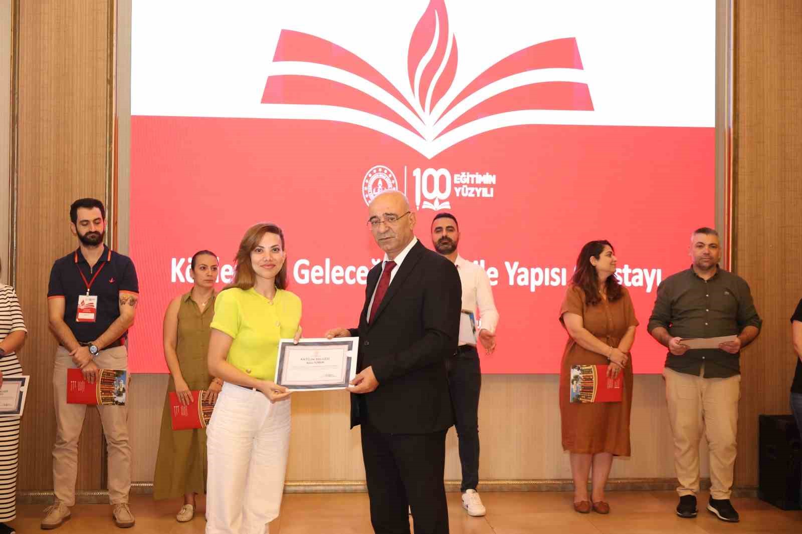 Mersin’de ’Köklerden Geleceğe Türk Aile Yapısı Çalıştayı’ gerçekleştirildi