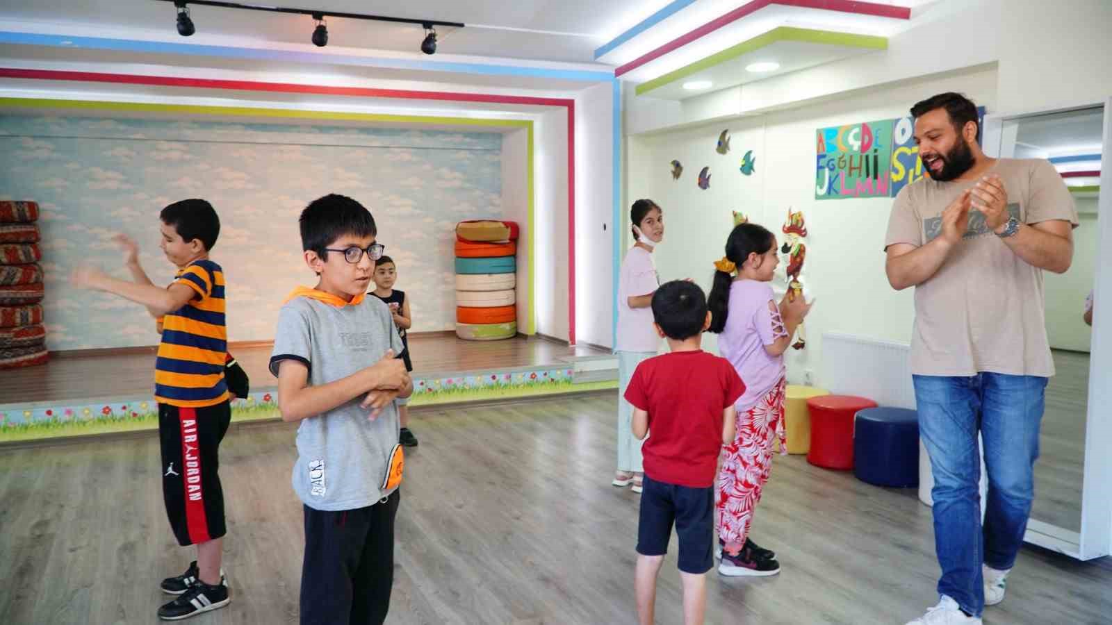 Yaşam becerisi at&ouml;lyelerinde yeni d&ouml;nem başvuruları başladı
