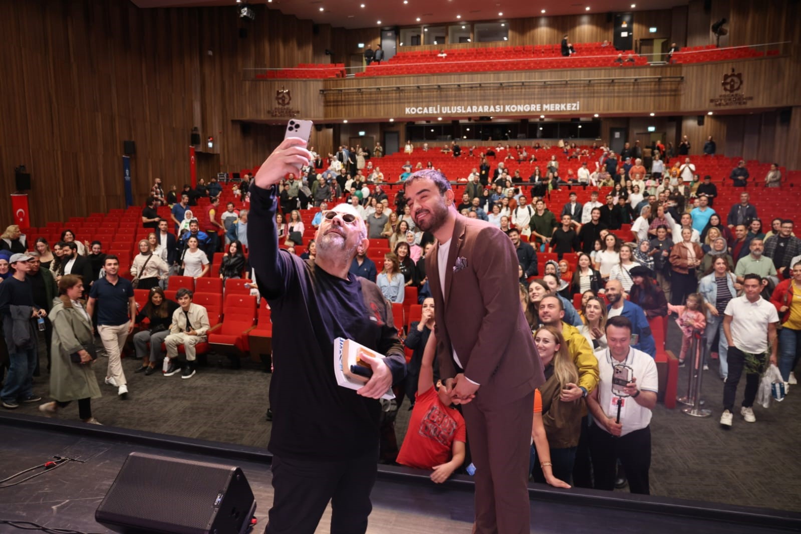 Okan Bayülgen: "Kaç restoranda bu yüzden kavga ettim, kaçından kovuldum"
