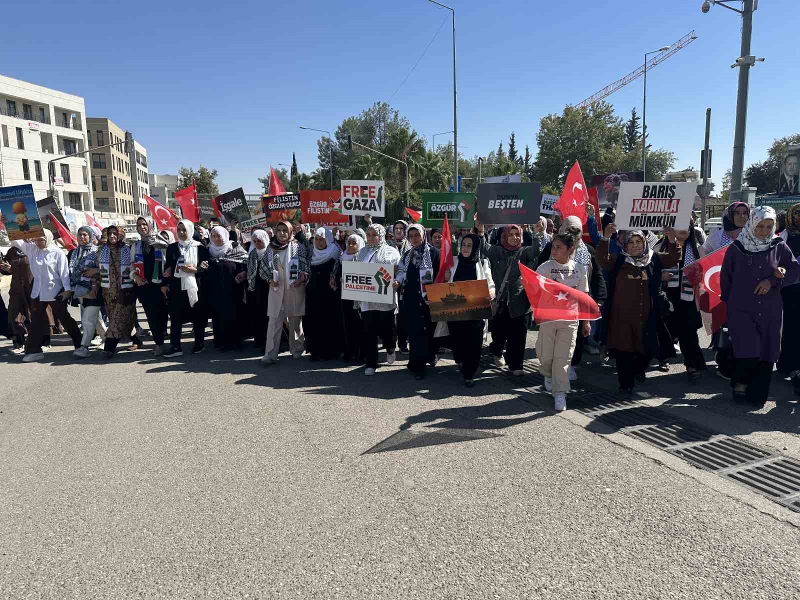 AK Parti Kadın Kolları&rsquo;ndan Gazze&rsquo;ye destek &ccedil;ağrısı
