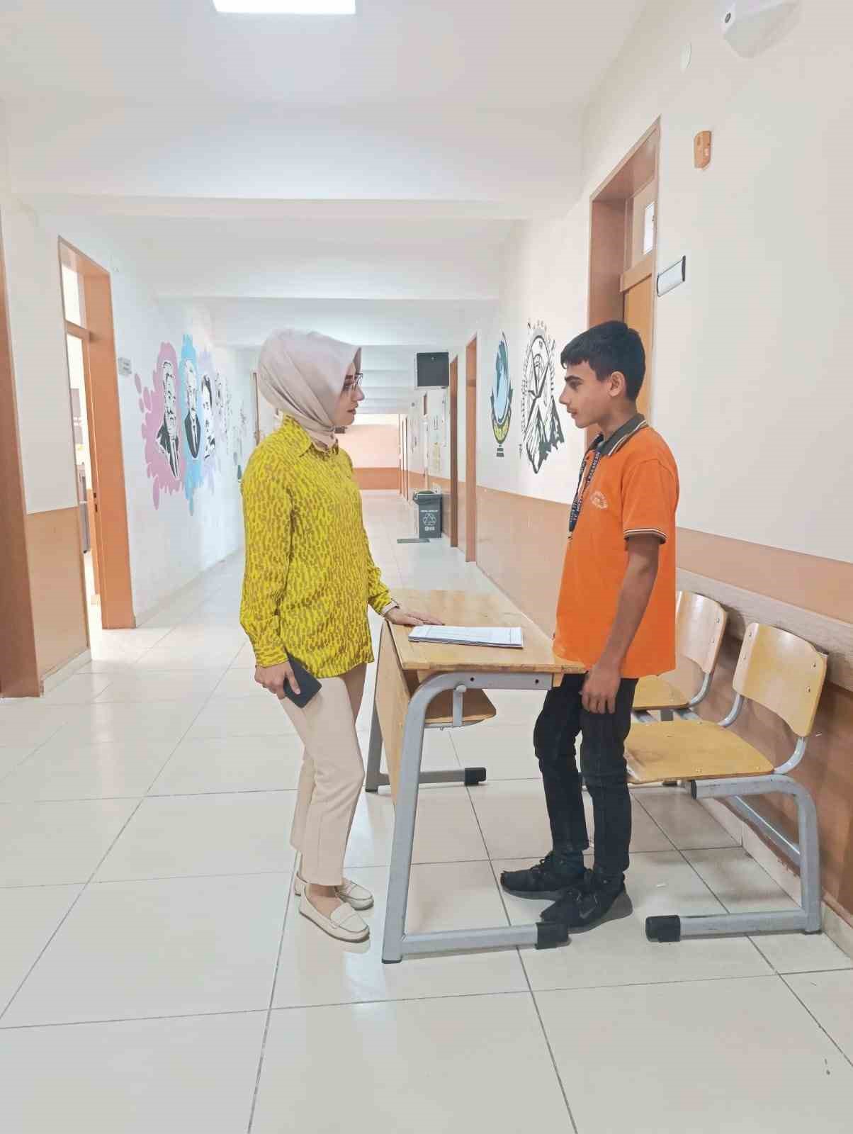 &Ccedil;am; "Başarı, disiplinli &ccedil;alışma ve azimle m&uuml;mk&uuml;n"
