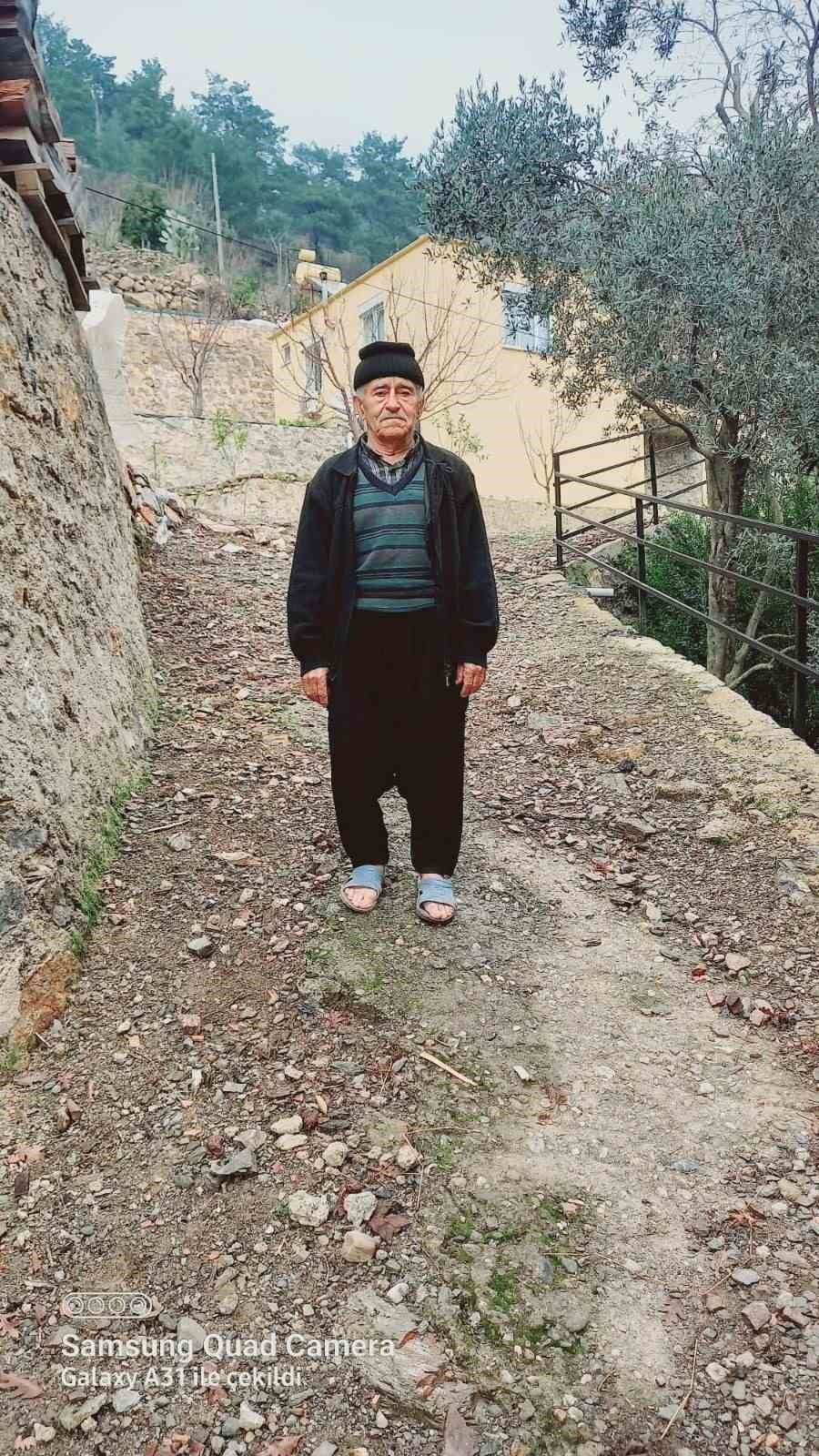 Otomobille çarpışan motosikletin 74 yaşındaki sürücüsü hayatını kaybetti