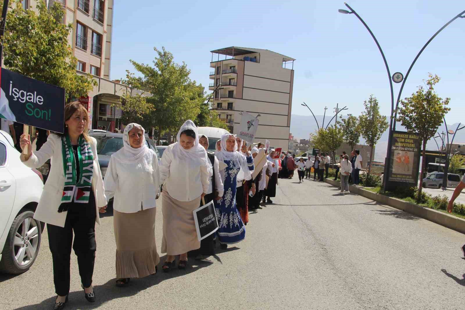 Şırnaklı kadınlardan Filistin için "Sessiz Çığlık" yürüyüşü