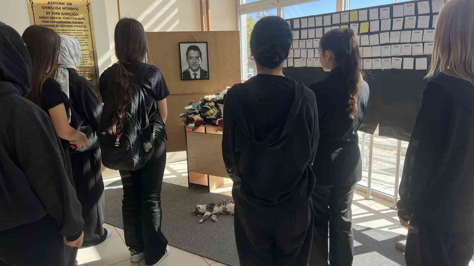 Konya&rsquo;daki kazada &ouml;len &ouml;ğretmene okulunda en acı veda
