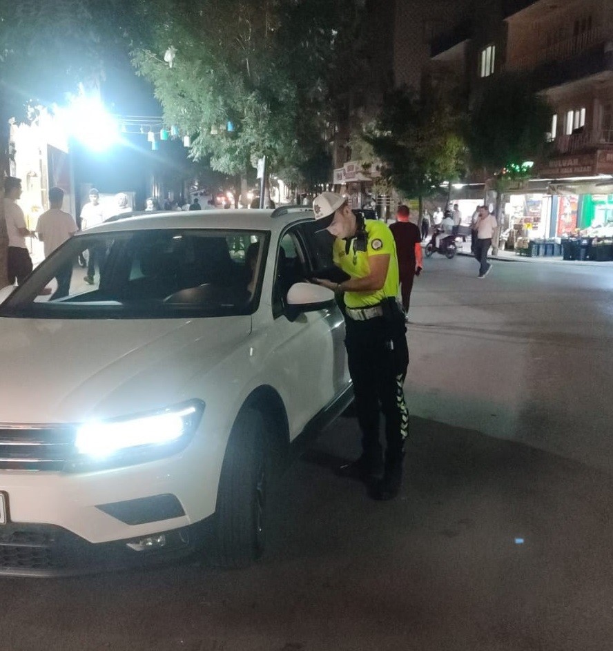 Siirt&rsquo;te alkol denetiminde 99 bin lira ceza kesildi
