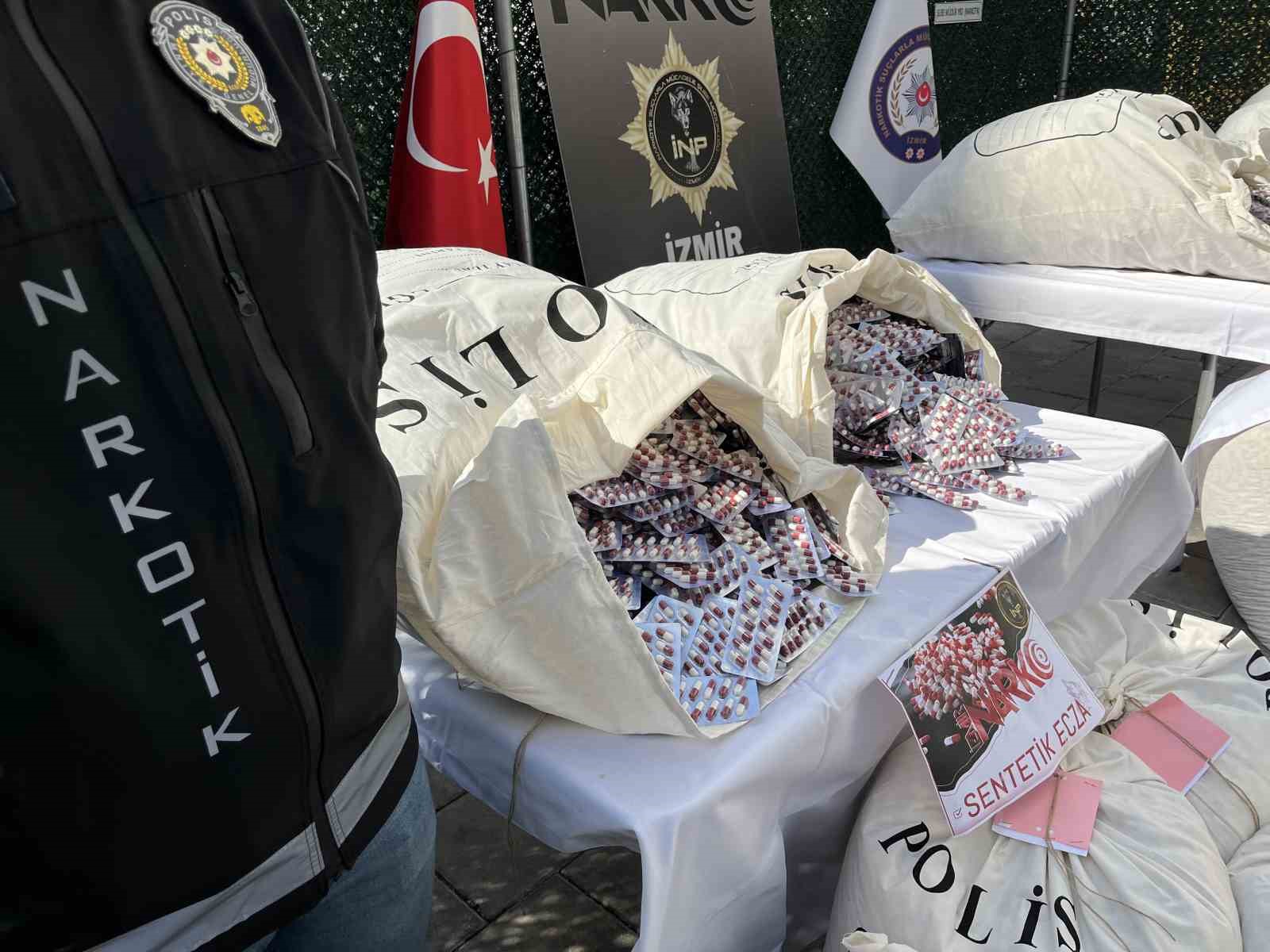 İzmir’de rekor miktarda sentetik uyuşturucu yakalandı
