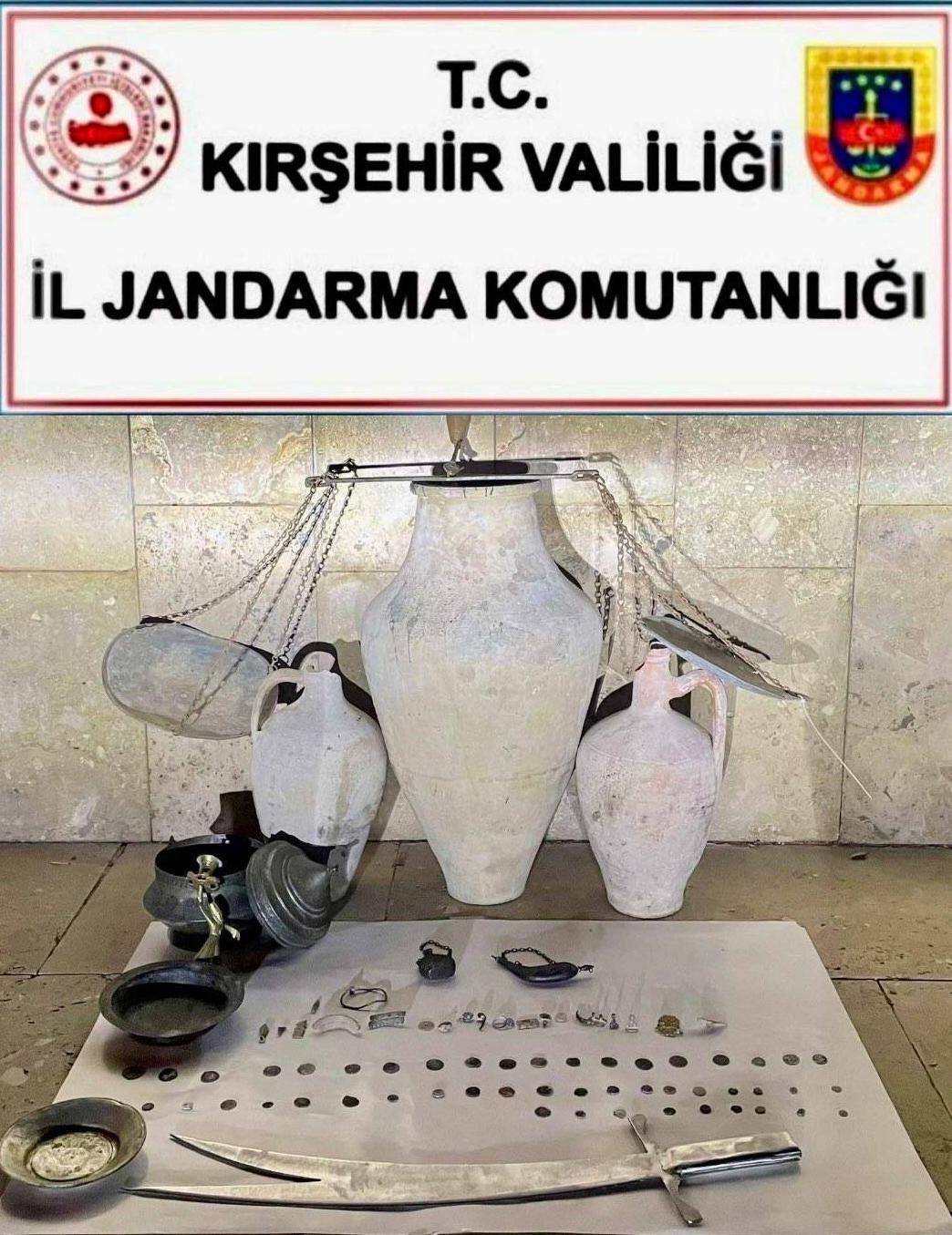 Kırşehir’de tarihi eser kaçakçılığı operasyonu: 79 adet tarihi obje ele geçirildi