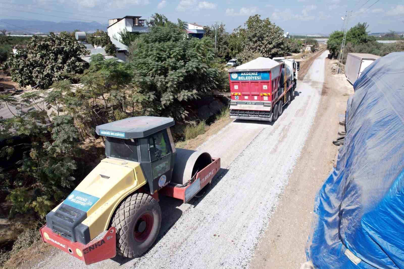 Akdeniz&rsquo;in kırsalı yeni yollarına kavuşuyor
