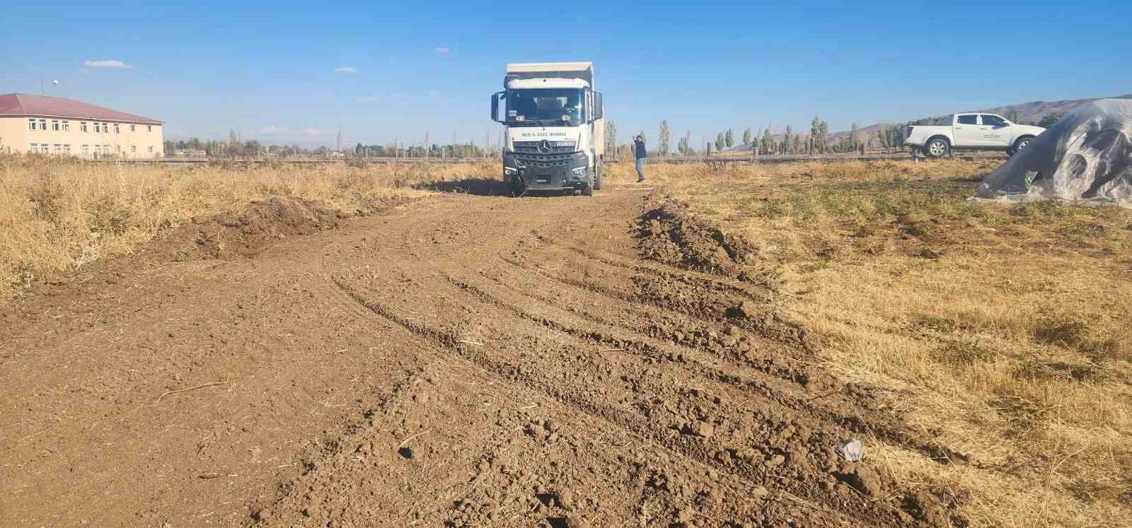 Muş&rsquo;ta stabilize yol &ccedil;alışmaları s&uuml;r&uuml;yor
