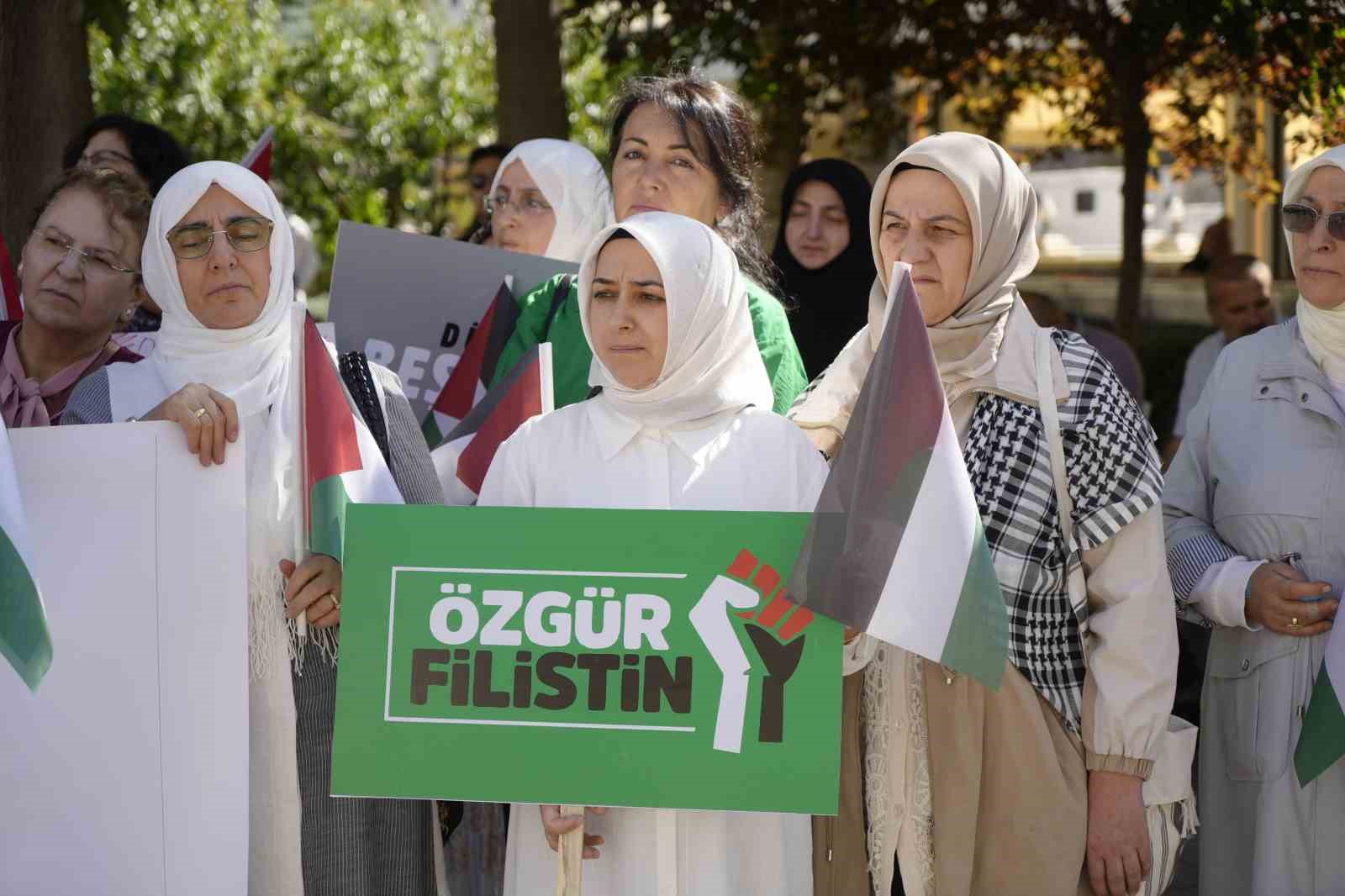 Gümüşhane’de kadınlardan "Gazze İçin Sessiz Çığlık" yürüyüşü
