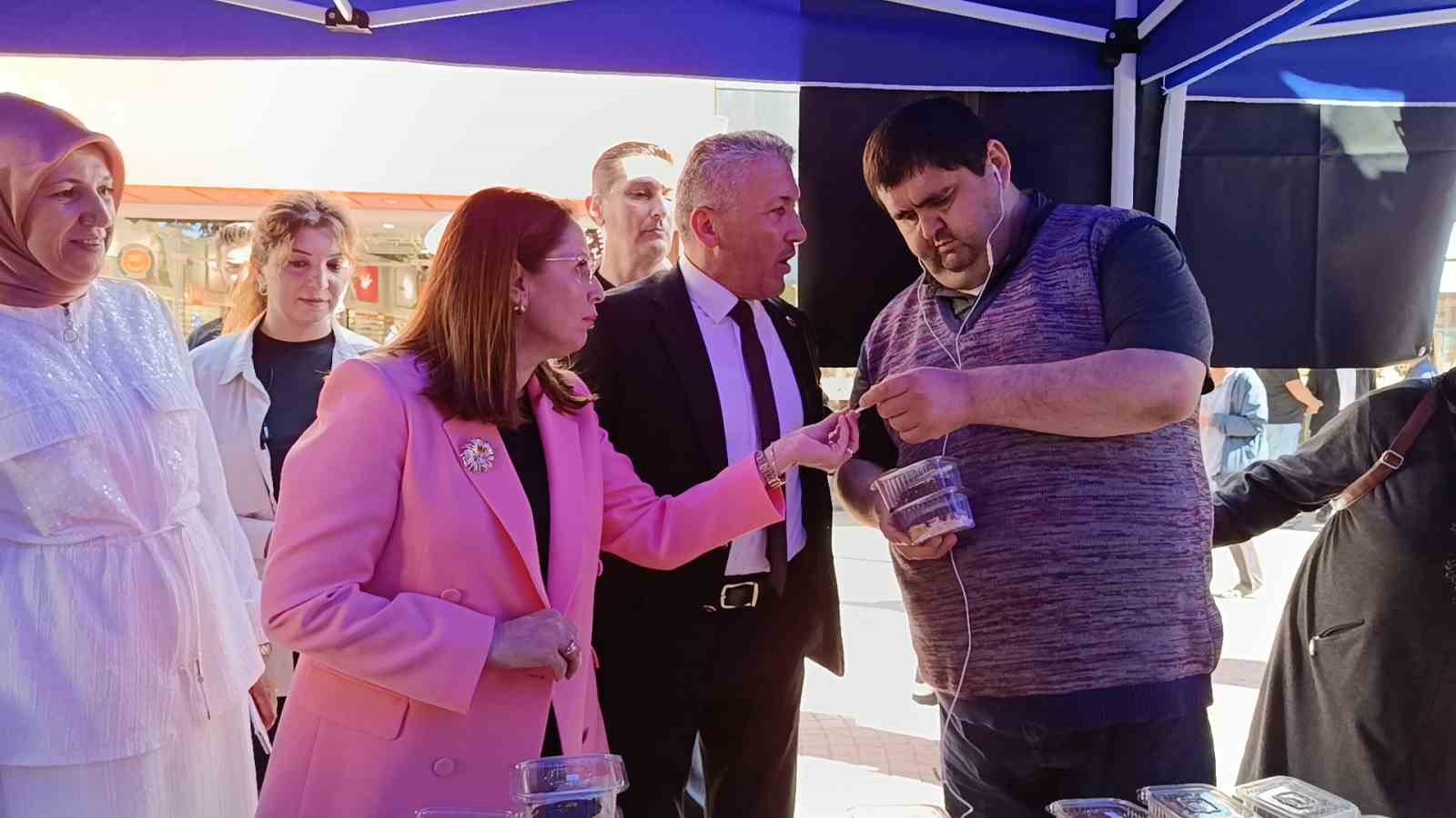 El emeği göz nuru eserler sergilendi