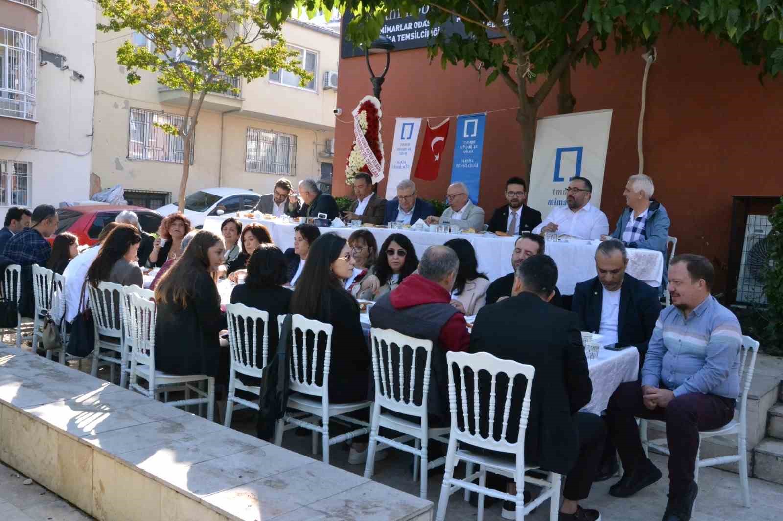 Manisa&rsquo;da D&uuml;nya Mimarlık G&uuml;n&uuml; kutlandı
