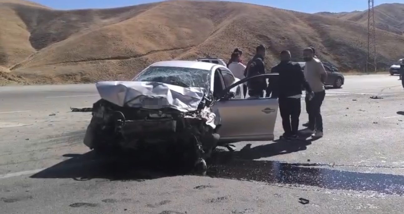 Hakkari’de trafik kazası: 4 yaralı