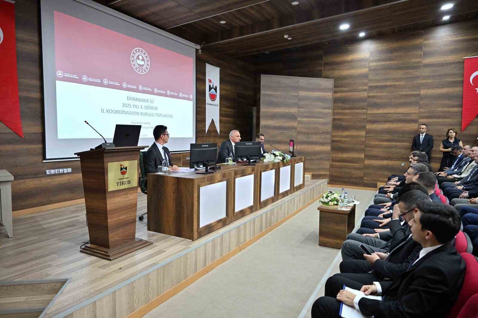 Diyarbakır&rsquo;da 300 milyar liralık yatırım seferberliği
