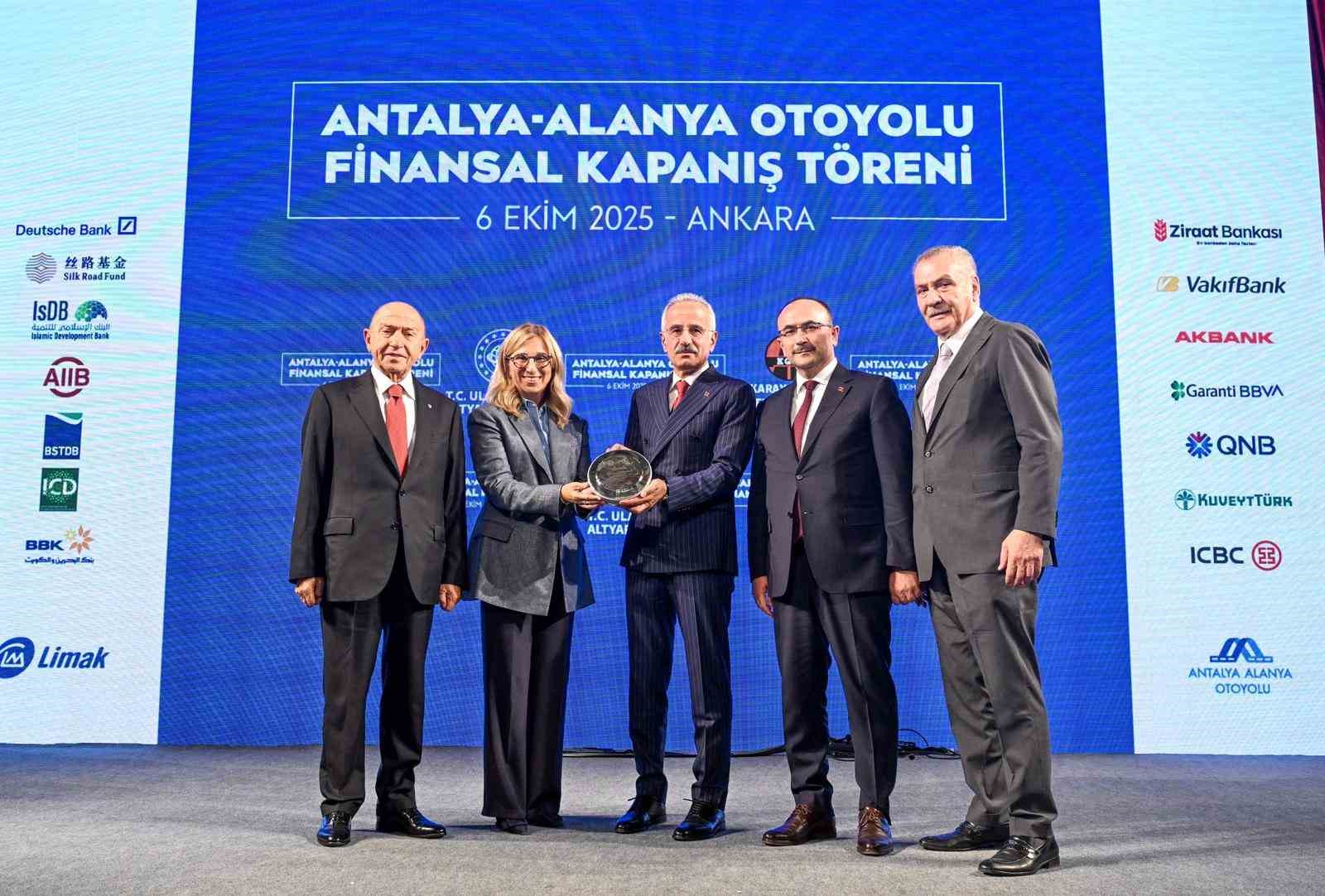 Bakan Uraloğlu: "(Antalya-Alanya Otoyolu) Projemiz 17,7 milyar lira tasarruf sağlamış olacak"