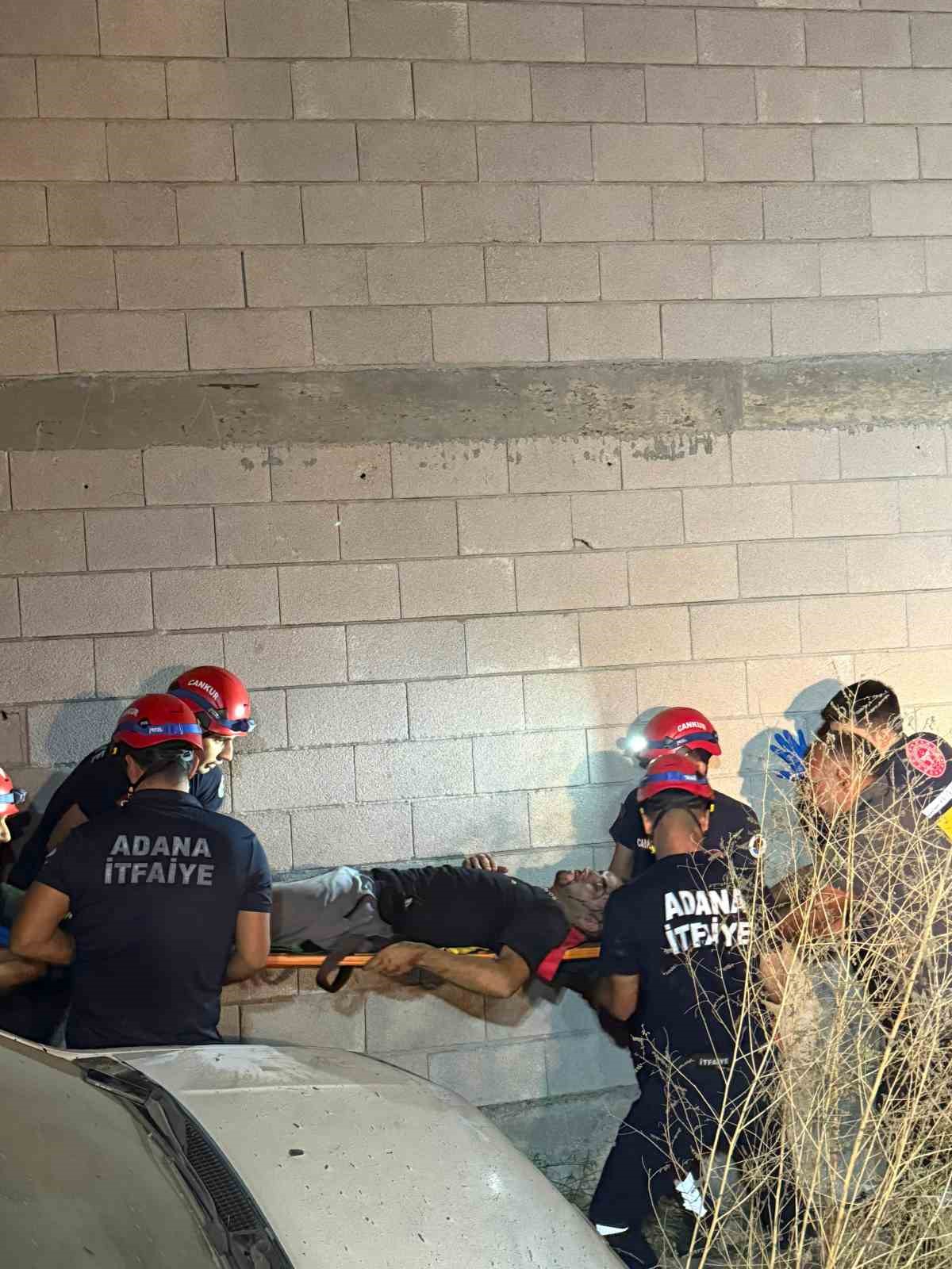 Adana’da iki hafif ticari araç çarpıştı: 1 ölü, 2 yaralı