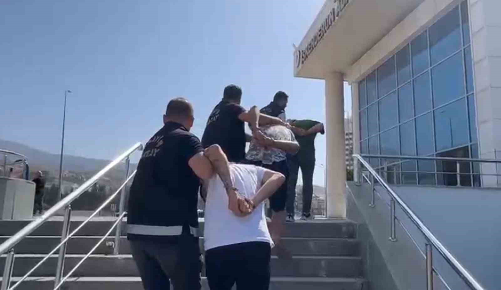 İskenderun&rsquo;da hapis cezasıyla aranan 3 şahıs yakalandı
