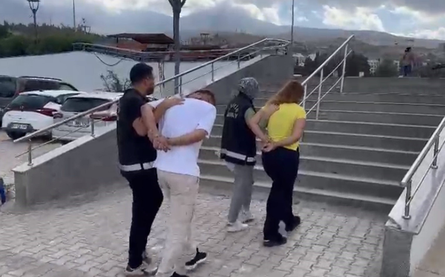 İskenderun&rsquo;da hırsızlık ş&uuml;phelisi 2 kişi tutuklandı
