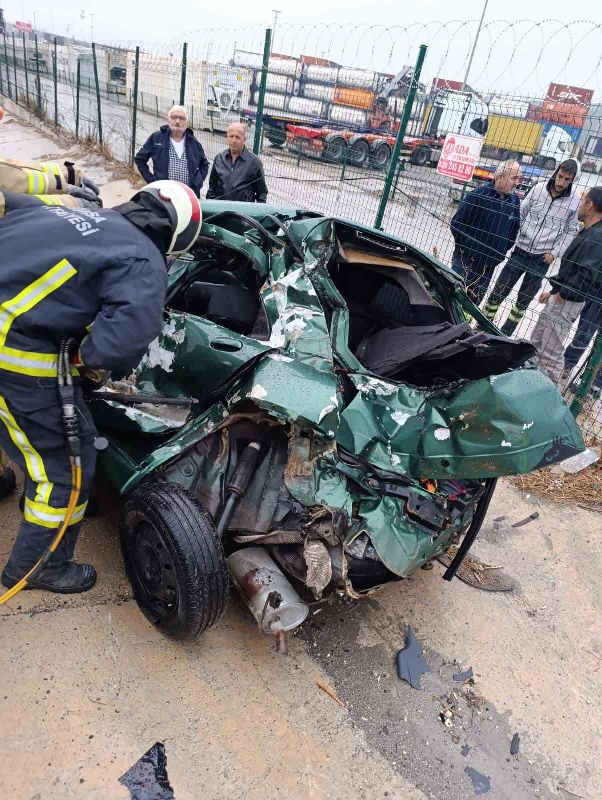 Gemlik Serbest Bölge yolunda kaza: 1 ağır yaralı

