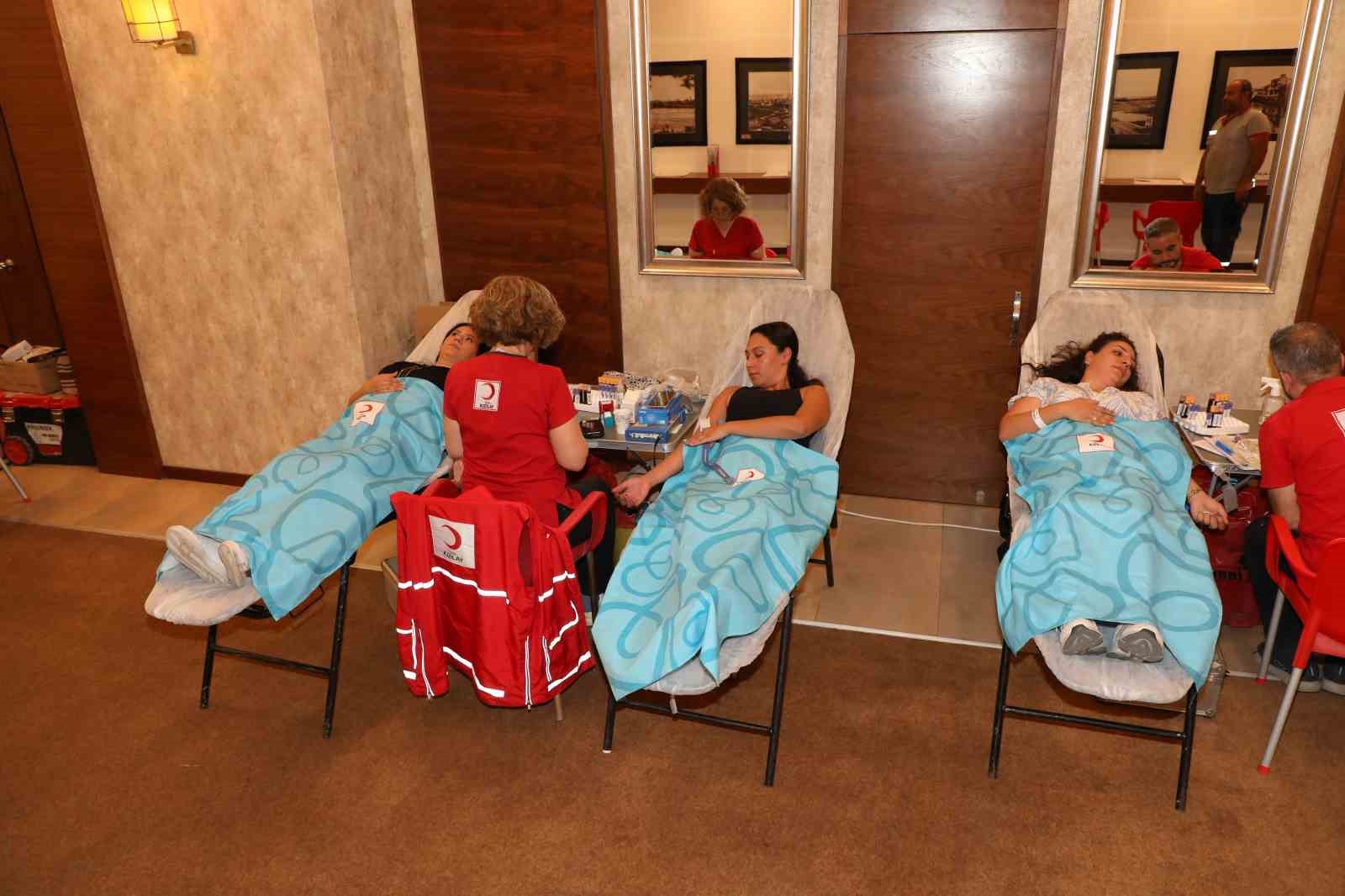 AOSB&rsquo;de kan ve k&ouml;k h&uuml;cre bağışı kampanyasına yoğun ilgi
