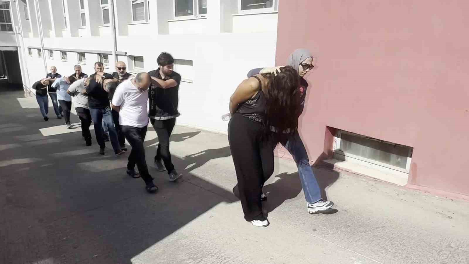 Adana’da torbacılara operasyon: 1’i kadın 6 kişi tutuklandı