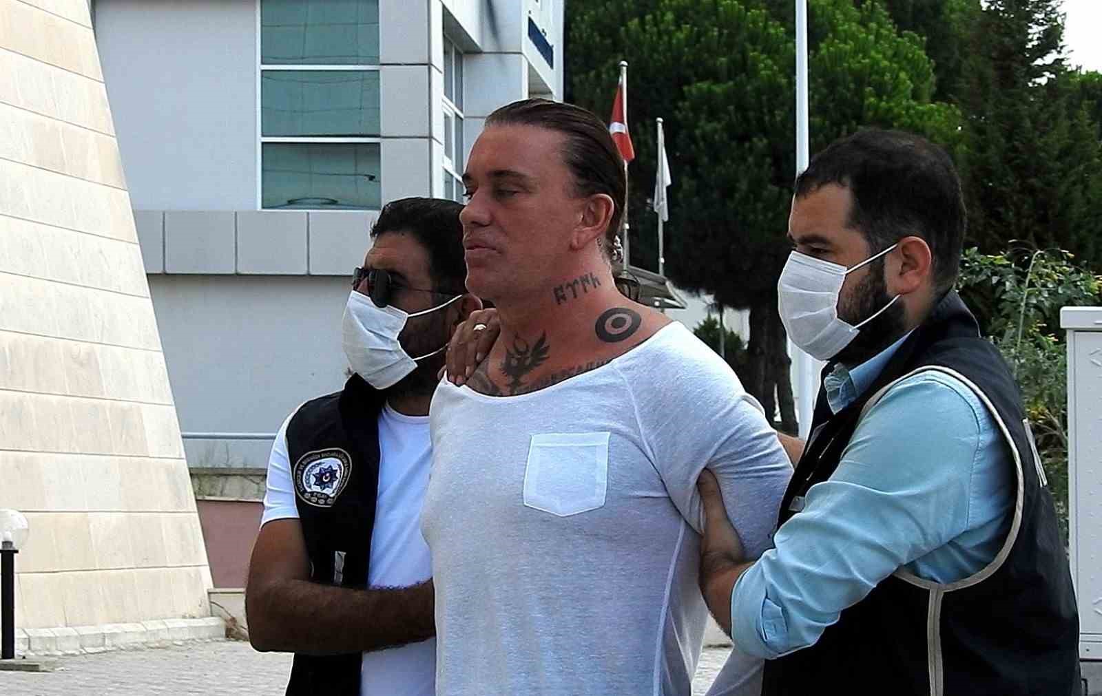 Su&ccedil; &ouml;rg&uuml;t&uuml; lideri Necati Arabacı, İzmir&rsquo;de yakalandı
