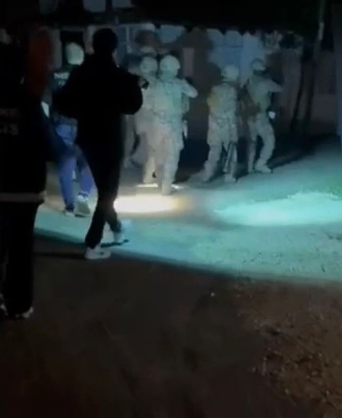 Firari hükümlü, uyuşturucu ve silahla yakalandı