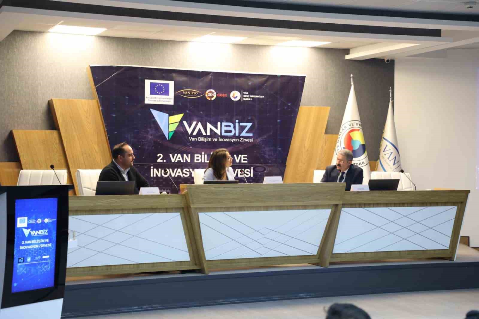 Van Bilişim ve İnovasyon Zirvesi b&uuml;y&uuml;k ilgi g&ouml;rd&uuml;
