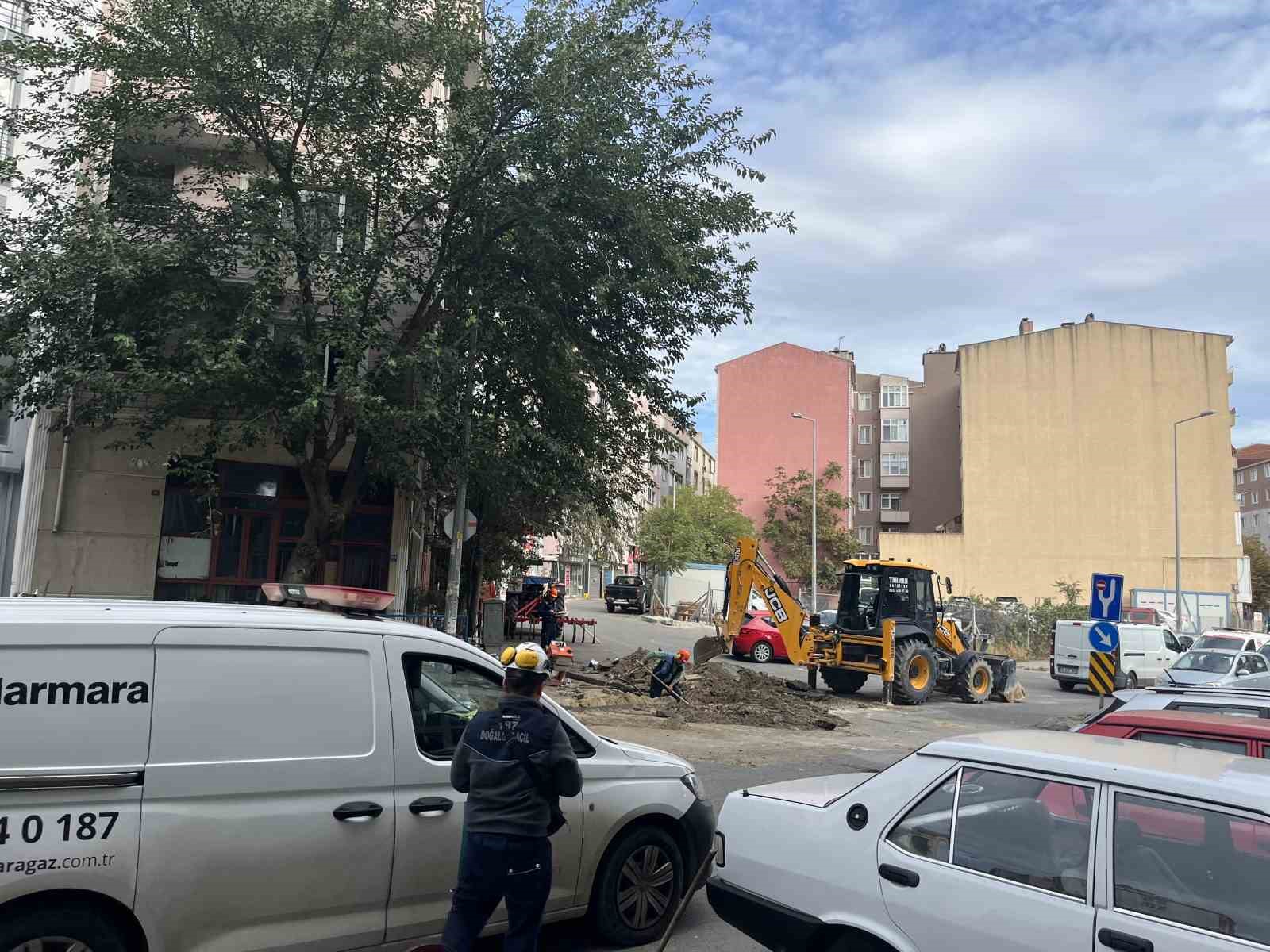 Kazı yapan kep&ccedil;e doğal gaz borusunu patlattı
