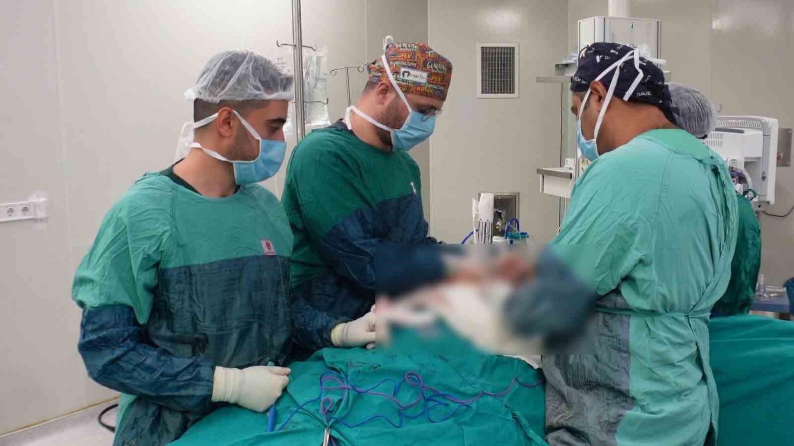Dr. Yılmaz, "Erken evrede tanı alan hastalarda meme kanseri ameliyatları başarıyla gerçekleştiriliyor"
