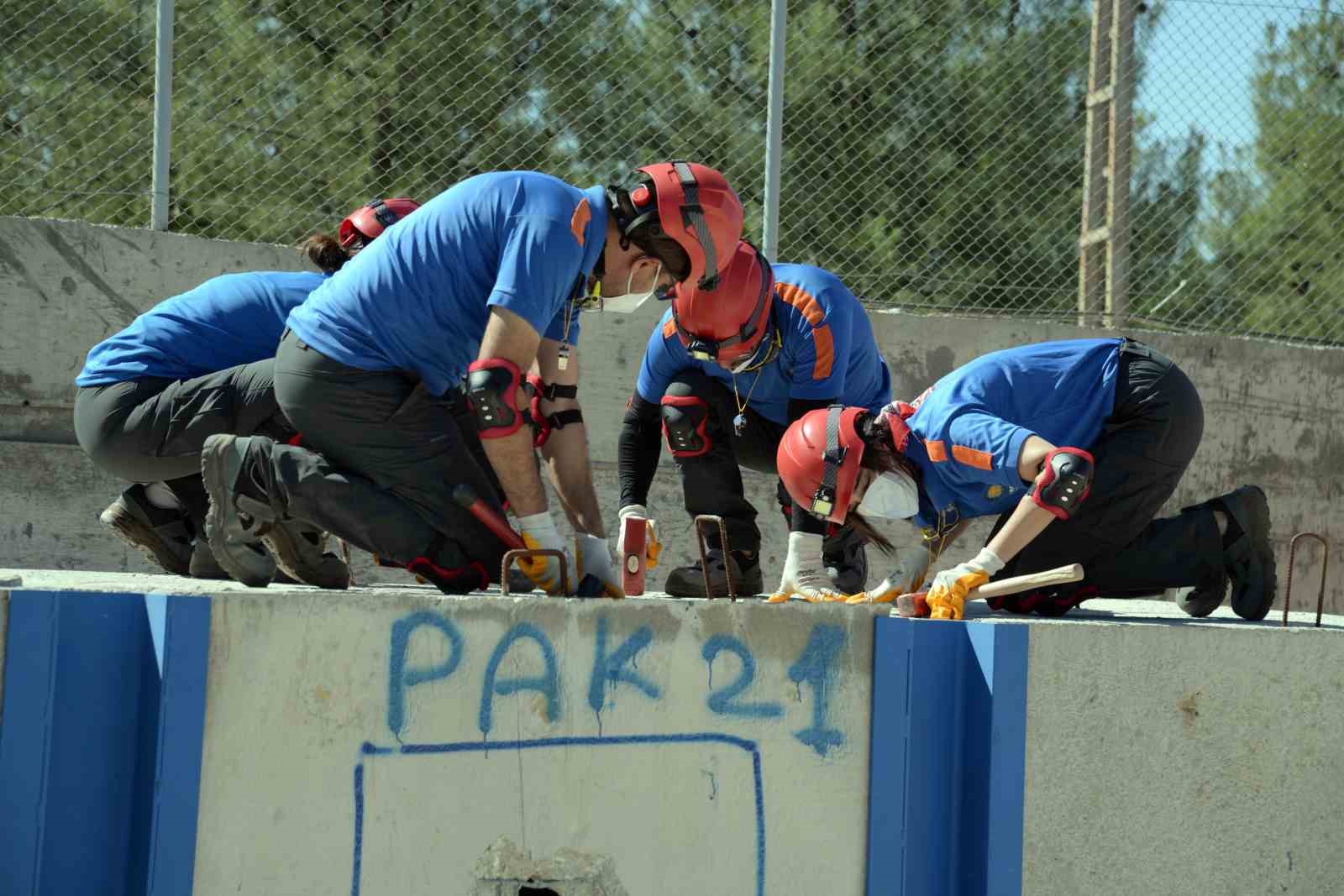 Diyarbakır’da arama kurtarma akreditasyon eğitimi tamamlandı
