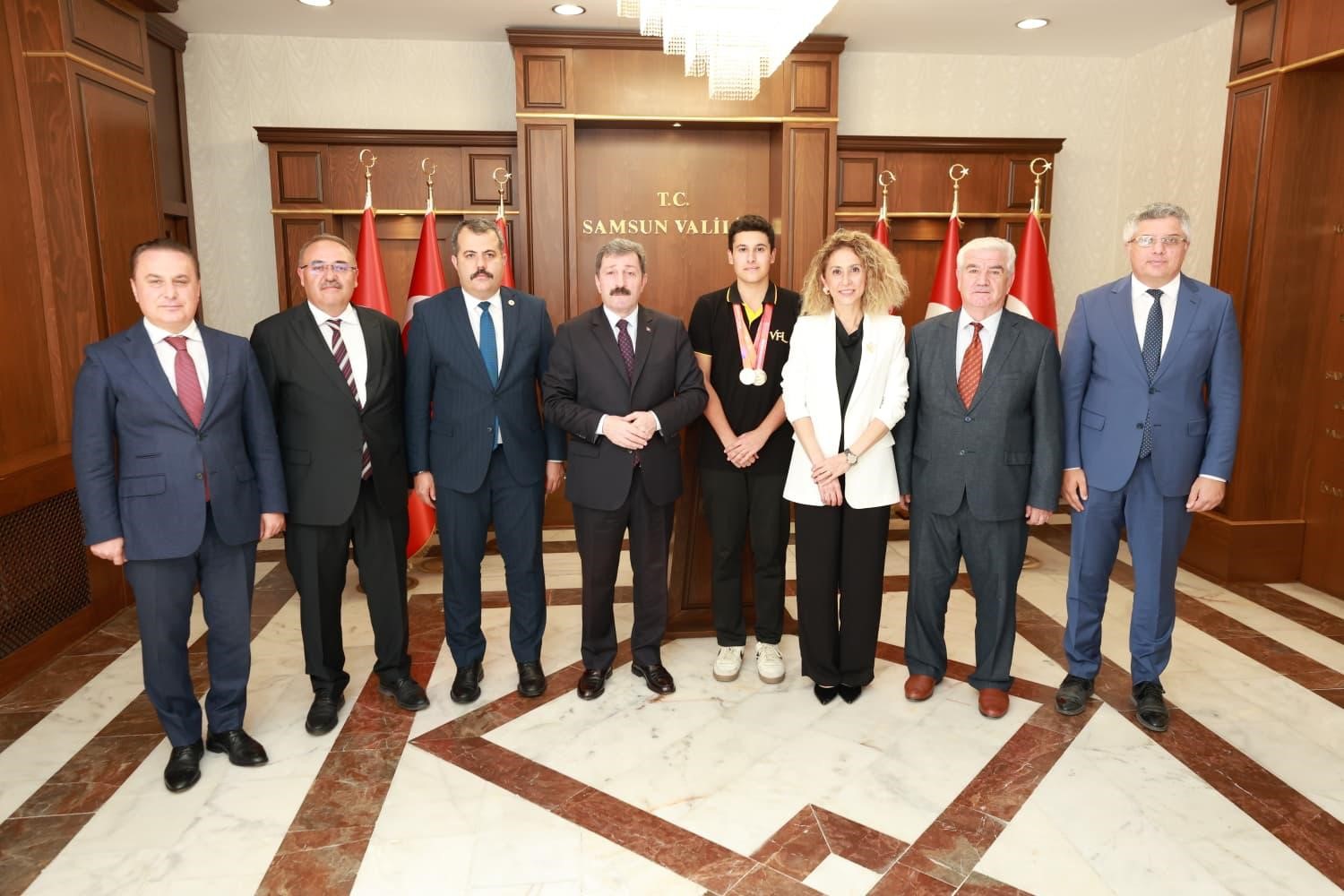 Vali Tavlı: "Gençlerimizin Milli Teknoloji Hamlesi’ne katkısı gurur verici"