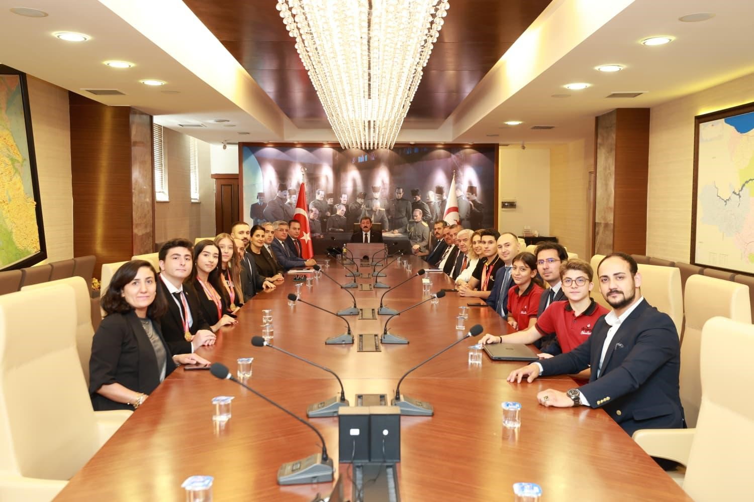 Vali Tavlı: "Gençlerimizin Milli Teknoloji Hamlesi’ne katkısı gurur verici"
