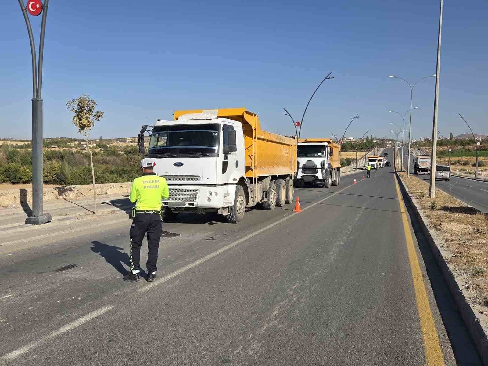 Malatya&rsquo;da hafriyat kamyonlarına sıkı denetim
