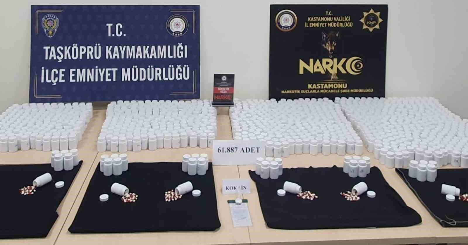 Kastamonu’da binlerce sentetik ecza hapı ele geçirildi: 3 gözaltı