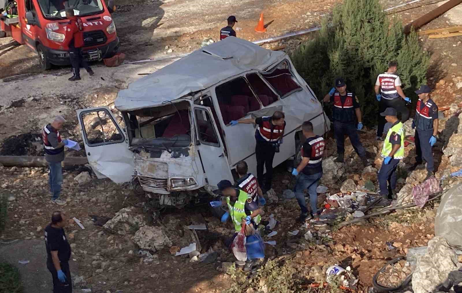 İşçilerin hayatını kaybettiği minibüsün şoförü ehliyetsiz çıktı: 4 ölü, 14 yaralı
