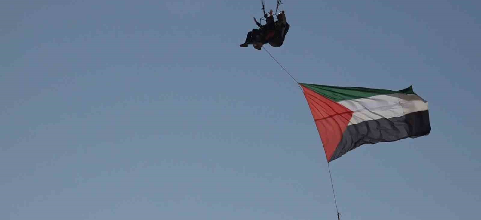 Van G&ouml;l&uuml; semalarında Filistin bayrağı a&ccedil;tılar
