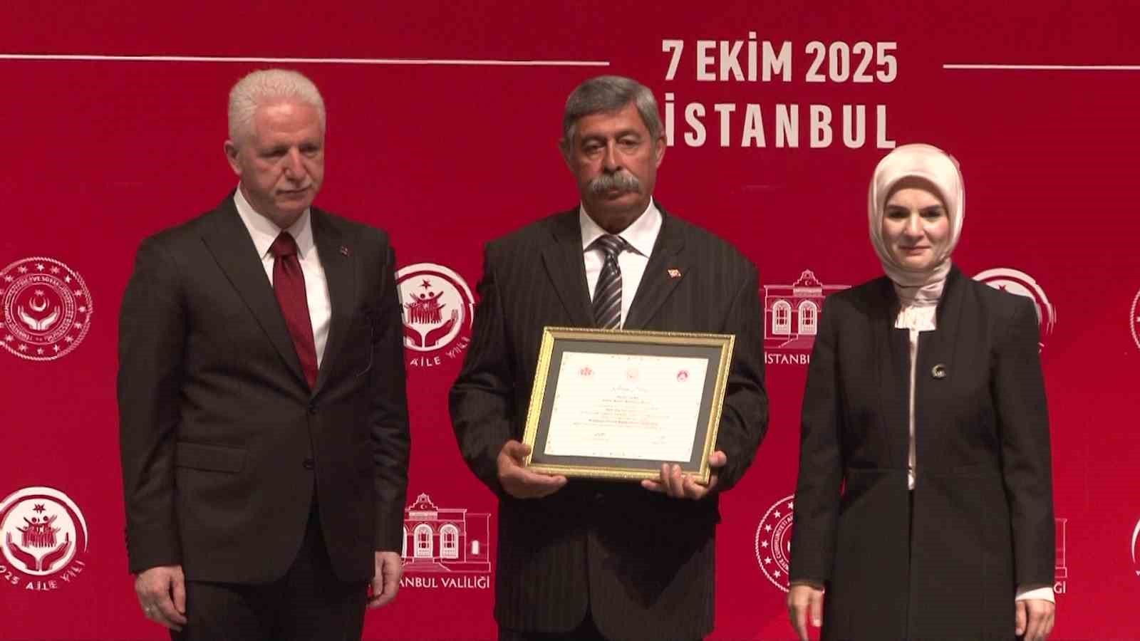 Muhtarlarla buluşan Bakan G&ouml;ktaş: "Sizlerin farkındalığı, aileyi koruma &ccedil;abamızın en g&uuml;&ccedil;l&uuml; halkasıdır"
