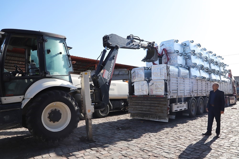 TBB, Ardahan Belediyesine çöp konteynerleri hibe etti