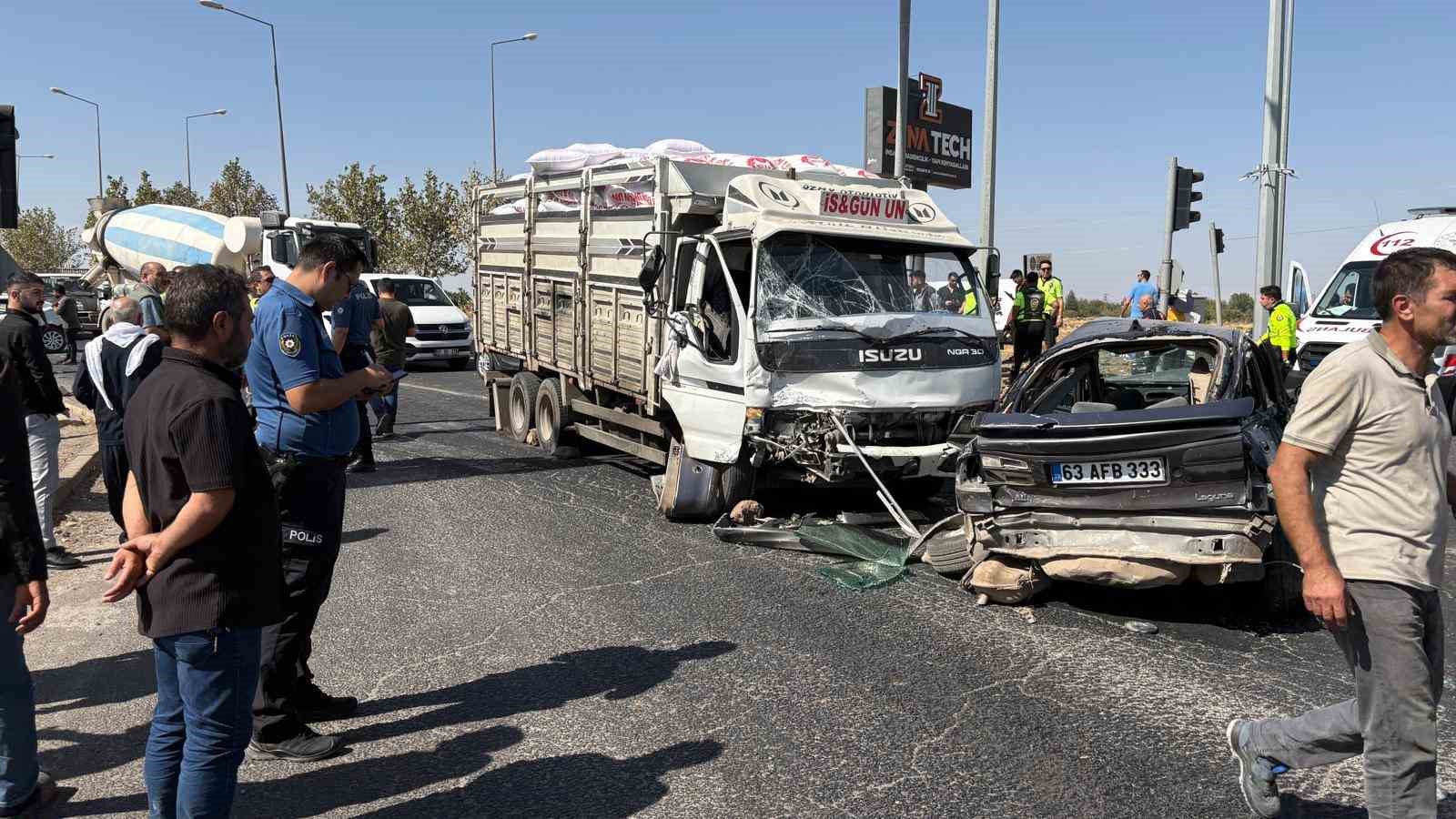 Diyarbakır’da freni patlayan kamyon dehşet saçtı: 10 yaralı
