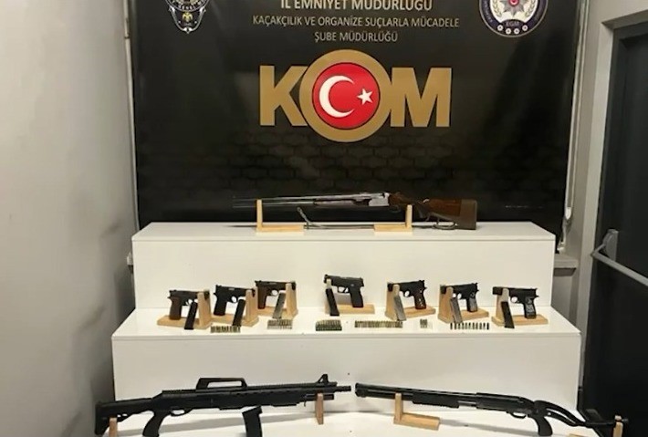 Kayseri&rsquo;de ruhsatsız silah operasyonu: 3 g&ouml;zaltı

