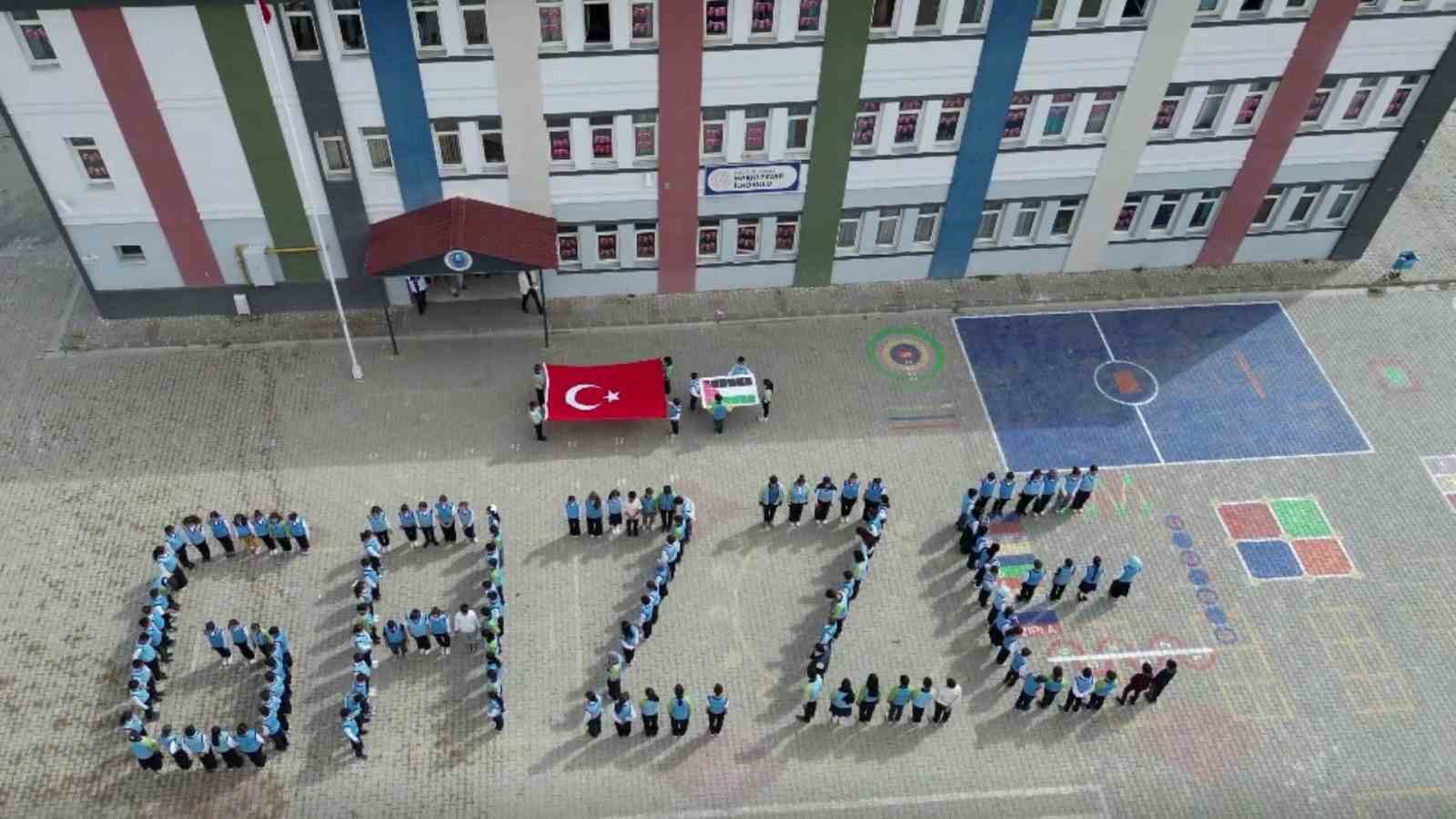 Aşkale’de ortaokul öğrencilerinden Gazze’ye duygusal destek