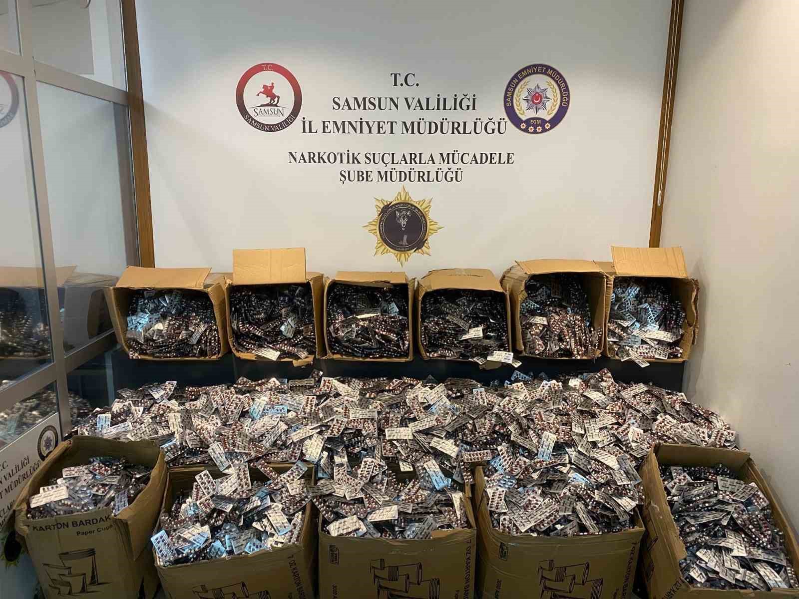 Samsun’da gece açık alandaki çuvallardan 215 bin uyuşturucu ele geçirildi: 2 gözaltı